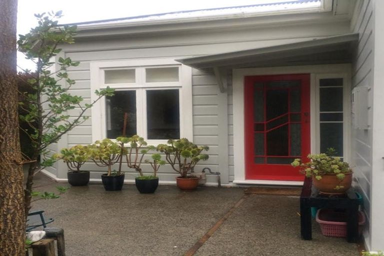 Photo of property in 28 Mortimer Terrace, Aro Valley, Wellington, 6021