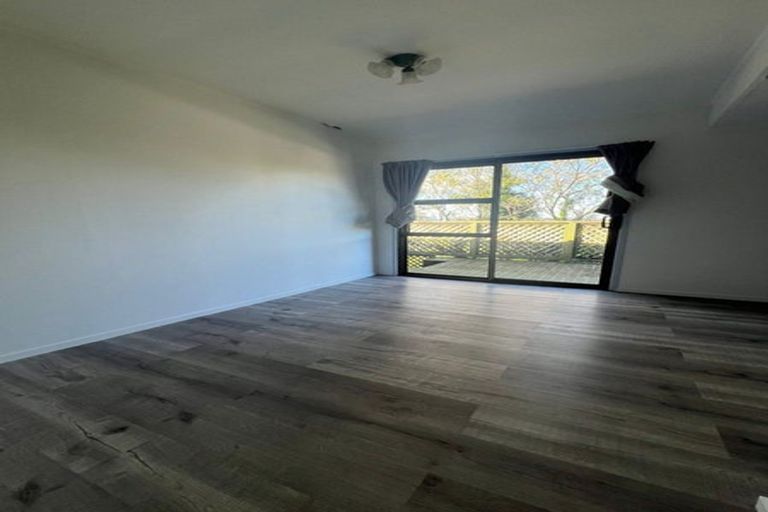 Photo of property in 313 Don Buck Road, Massey, Auckland, 0614