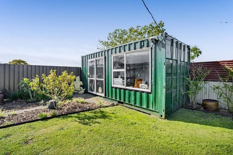 Photo of property in 96 Blake Street, Waitara, 4320