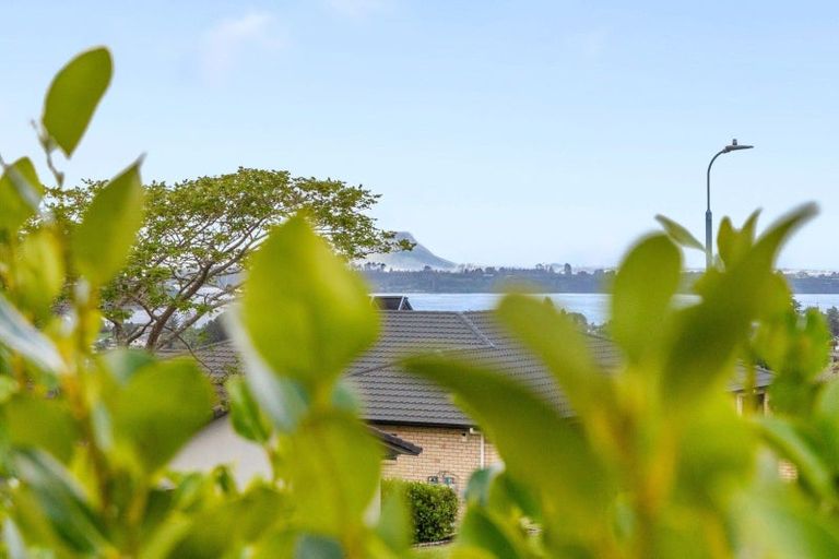 Photo of property in 22 Estuary View Road, Welcome Bay, Tauranga, 3112