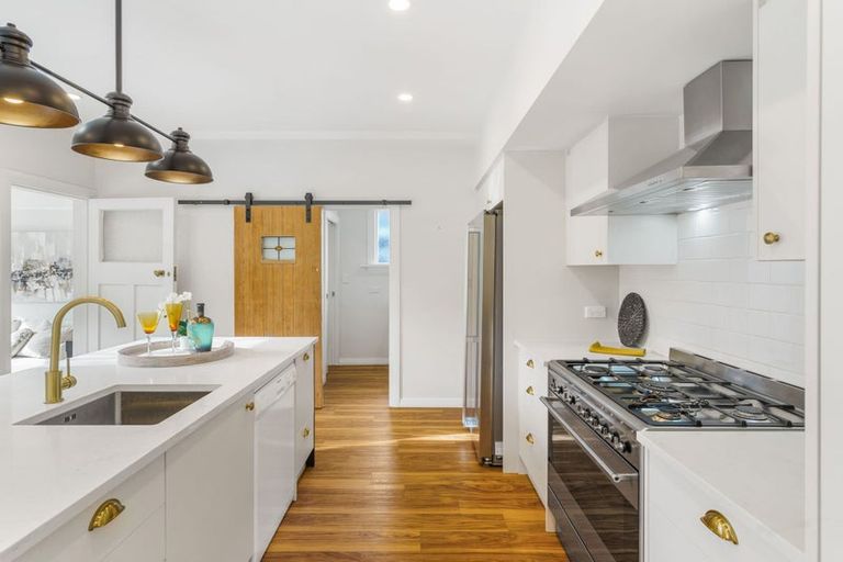 Photo of property in 43 Opawa Road, Waltham, Christchurch, 8023