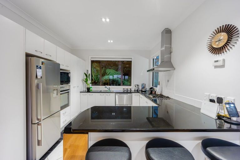 Photo of property in 36 Woodridge Avenue, Northcross, Auckland, 0630