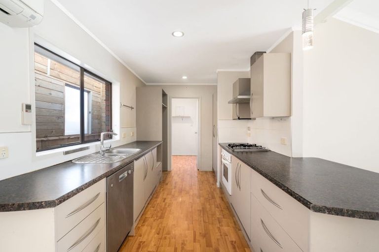 Photo of property in 65 Kurnell Drive, Botany Downs, Auckland, 2010