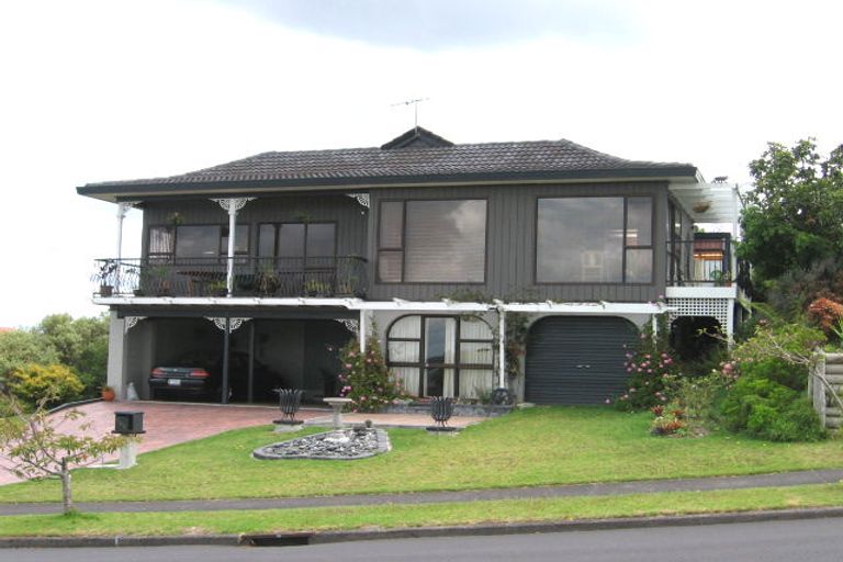 Photo of property in 146 West Harbour Drive, West Harbour, Auckland, 0618