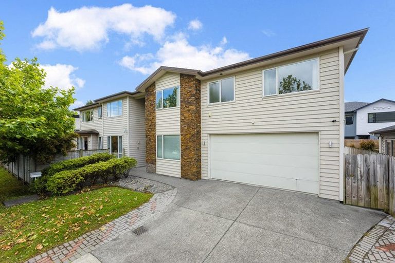 Photo of property in 1b Harrowglen Drive, Northcross, Auckland, 0632