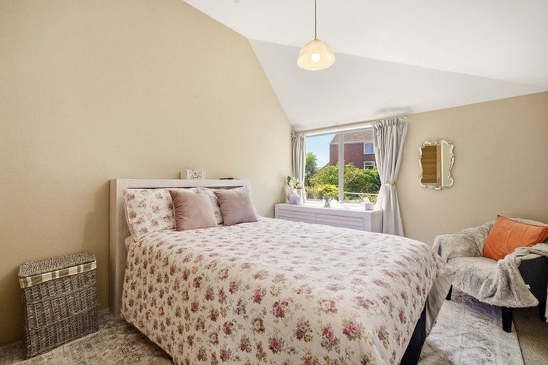 Photo of property in 4/3 Karitane Drive, Cashmere, Christchurch, 8022