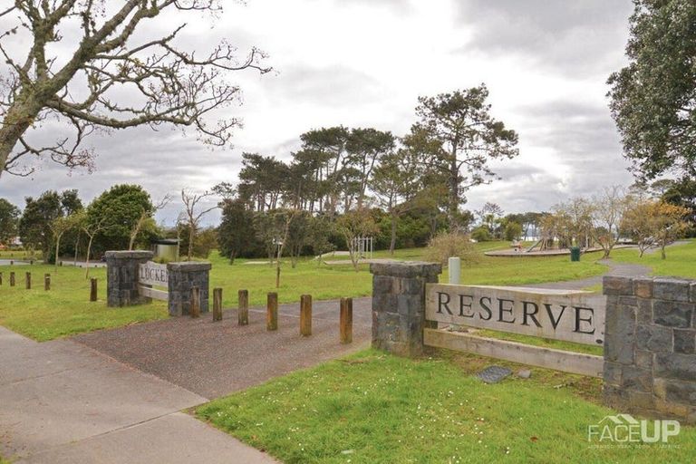 Photo of property in 107 Marina View Drive, West Harbour, Auckland, 0618