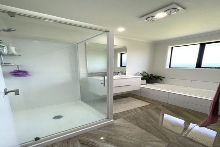 Photo of property in 26 Honeyfield Drive, Whalers Gate, New Plymouth, 4310