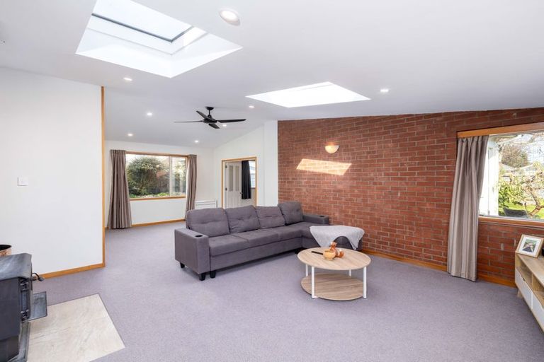 Photo of property in 7 Sawtell Place, Northcote, Christchurch, 8052