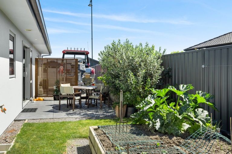 Photo of property in 1 Benmore Place, Poraiti, Napier, 4112