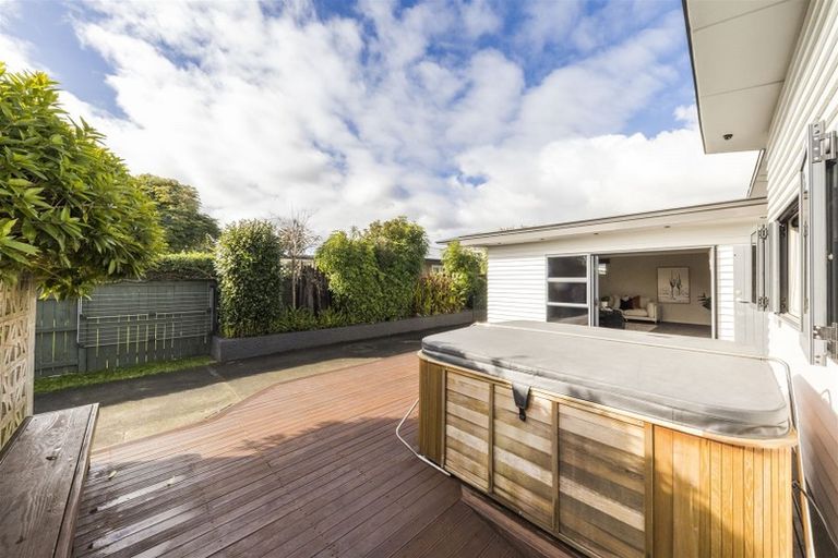 Photo of property in 26 Sheffield Street, Awapuni, Palmerston North, 4412