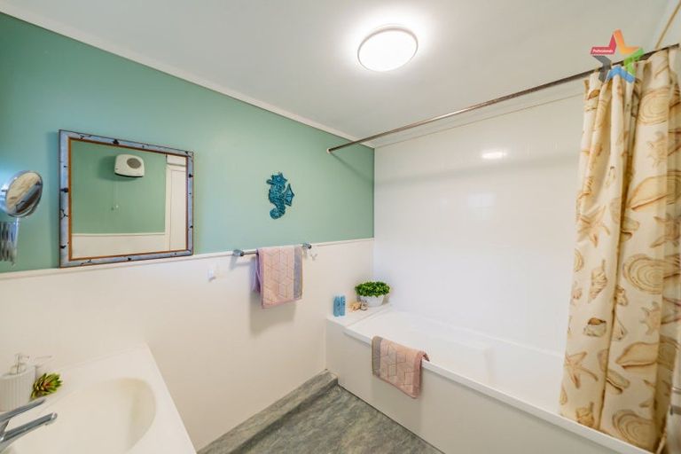 Photo of property in 57 Oroua Street, Eastbourne, Lower Hutt, 5013