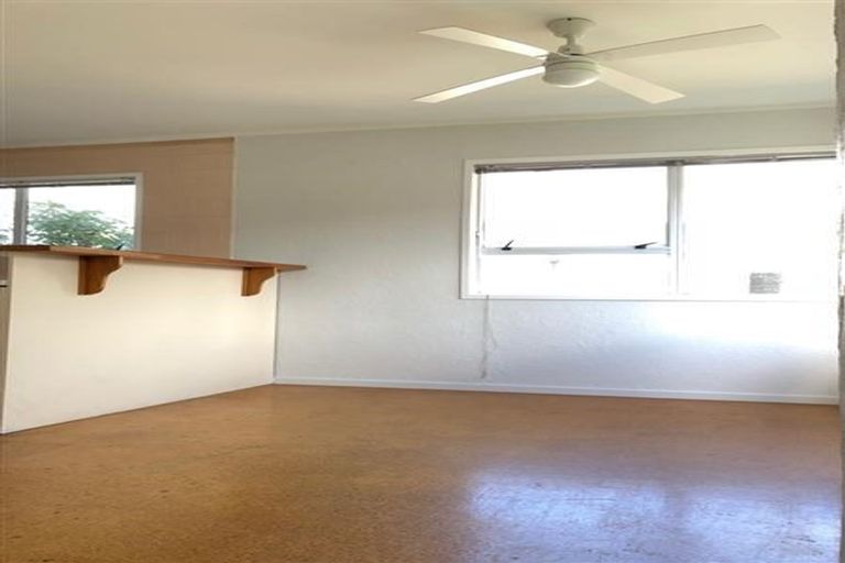 Photo of property in 24 Mirrabooka Avenue, Botany Downs, Auckland, 2010