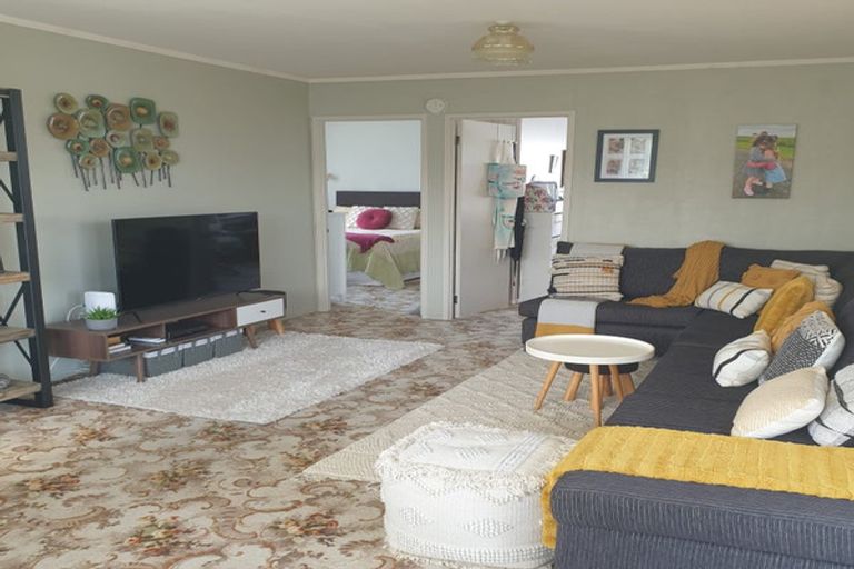 Photo of property in 29b Edgewater Parade, Waiuku, 2123