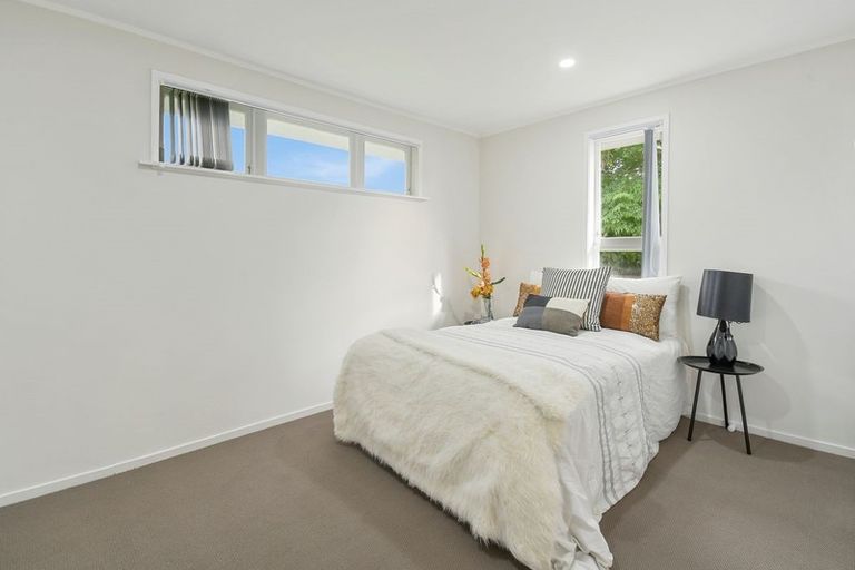 Photo of property in 2 Dulcie Place, Red Hill, Papakura, 2110