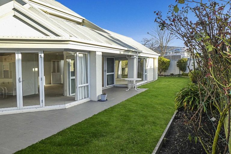 Photo of property in 1/212 Springfield Road, St Albans, Christchurch, 8014