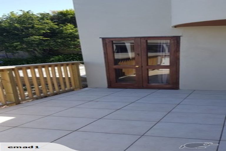 Photo of property in 21a Parr Terrace, Castor Bay, Auckland, 0620