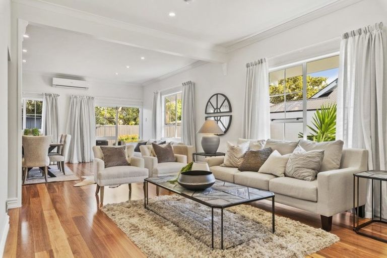 Photo of property in 1/14 Vincent Road, Northcote Point, Auckland, 0627