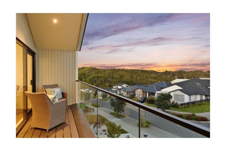 Photo of property in 39 Pacific Heights Road, Orewa, 0931