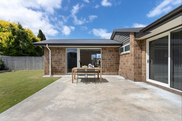 Photo of property in 4d Read Crescent, Clive, 4102