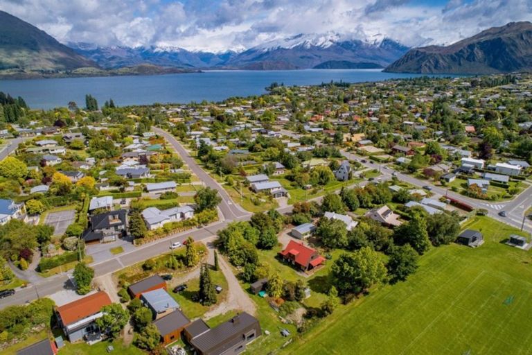Photo of property in 101 Totara Terrace, Wanaka, 9305