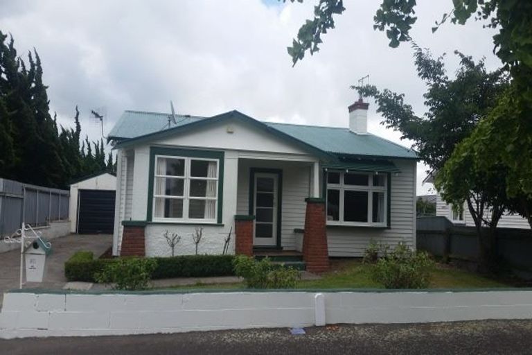 Photo of property in 54 Burns Avenue, Takaro, Palmerston North, 4412