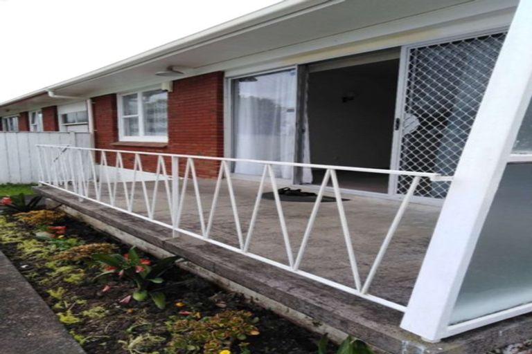 Photo of property in 2/1 Roseburn Place, Pakuranga, Auckland, 2010