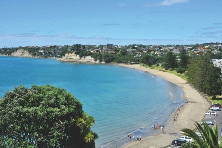 Photo of property in 5 Clifton Road, Browns Bay, Auckland, 0630