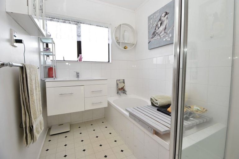 Photo of property in 250b High Street North, Carterton, 5713