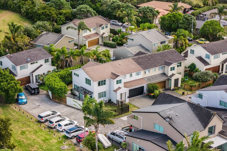 Photo of property in 7f Clearwater Cove, West Harbour, Auckland, 0618