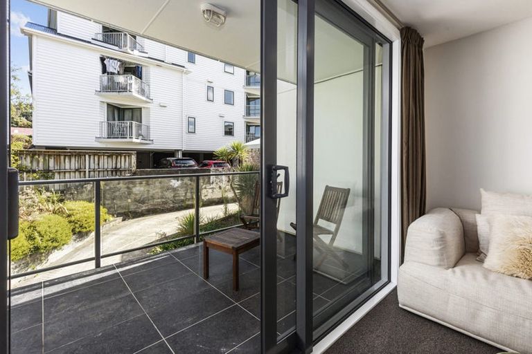 Photo of property in 2/464 Adelaide Road, Berhampore, Wellington, 6023