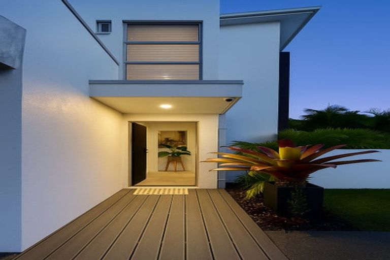 Photo of property in 16 Southworth Place, Grandview Heights, Hamilton, 3200