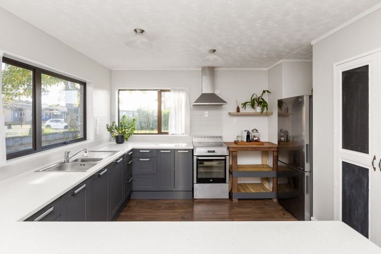 Photo of property in 10 Otatara Road, Taradale, Napier, 4112