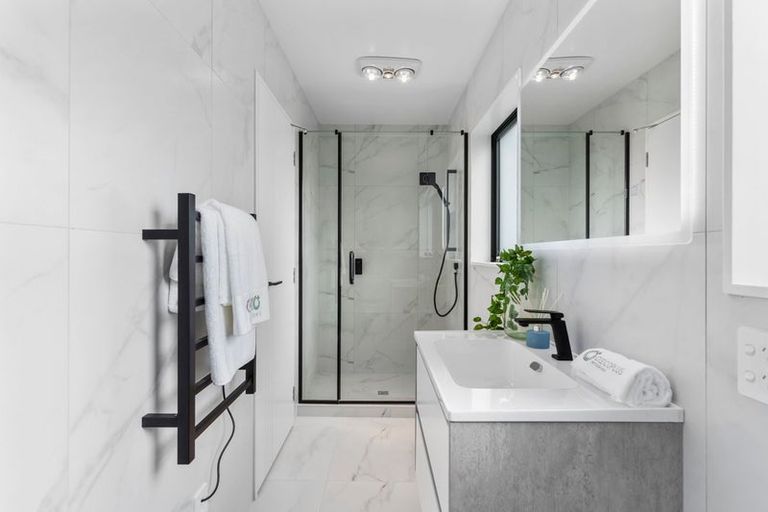 Photo of property in 44b Blakeborough Drive, Forrest Hill, Auckland, 0620