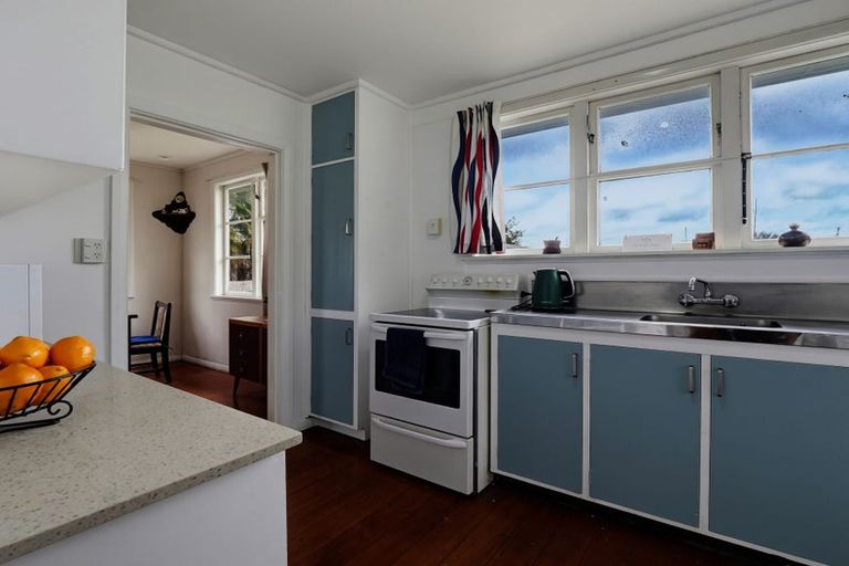 Photo of property in 3 Tyndall Street, Palmerston North, 4414