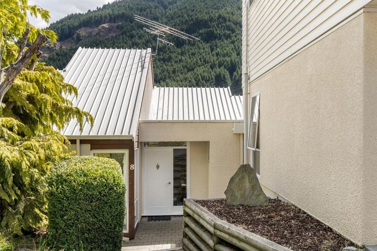 Photo of property in 8 Mackinnon Terrace, Sunshine Bay, Queenstown, 9300