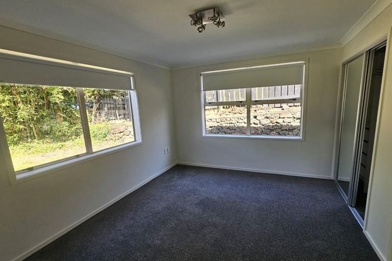 Photo of property in 41 Pohutukawa Avenue, Red Beach, 0932