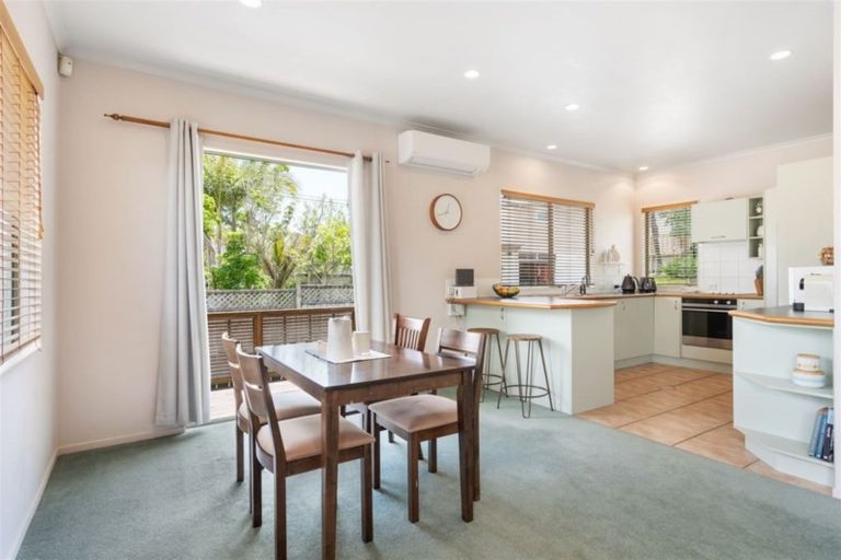 Photo of property in 1/12 Phillip Parade, Forrest Hill, Auckland, 0620