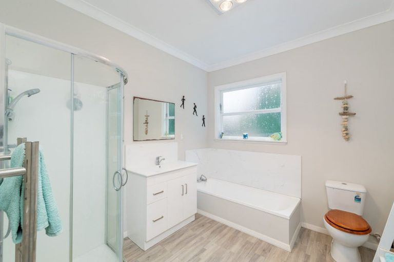 Photo of property in 59 Kamahi Street, Stokes Valley, Lower Hutt, 5019