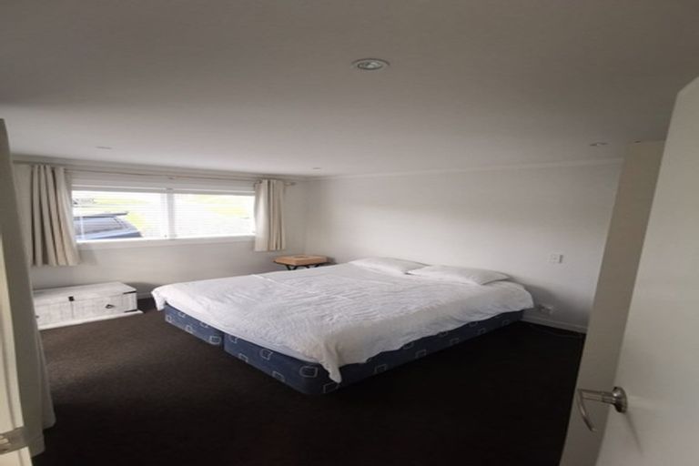 Photo of property in 12 Tindalls Bay Road, Tindalls Beach, Whangaparaoa, 0930