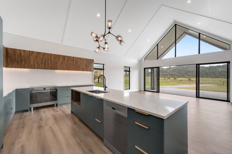 Photo of property in 22 Riverside Way, Clevedon, 2585