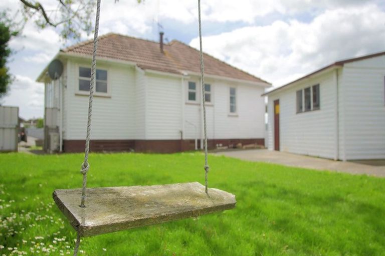 Photo of property in 34 Clyde Crescent, Roslyn, Palmerston North, 4414