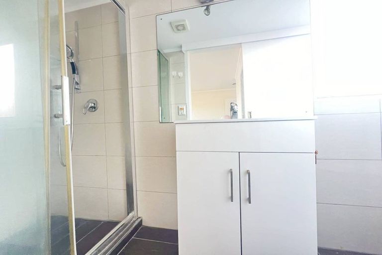 Photo of property in 2/9 Billabong Place, Botany Downs, Auckland, 2010