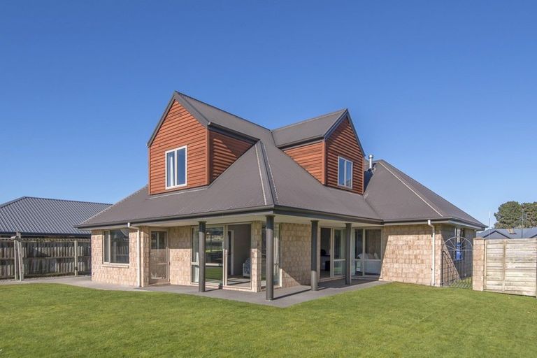 Photo of property in 3 Bancroft Place, Parklands, Christchurch, 8083