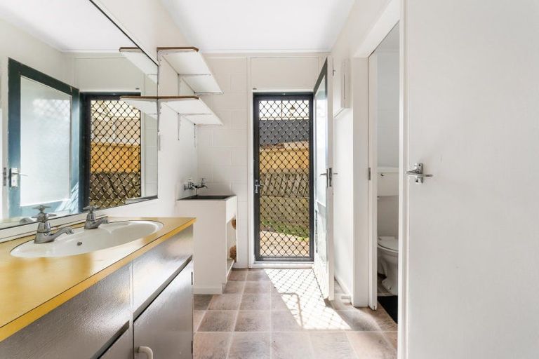 Photo of property in 98a Karewa Parade, Papamoa Beach, Papamoa, 3118