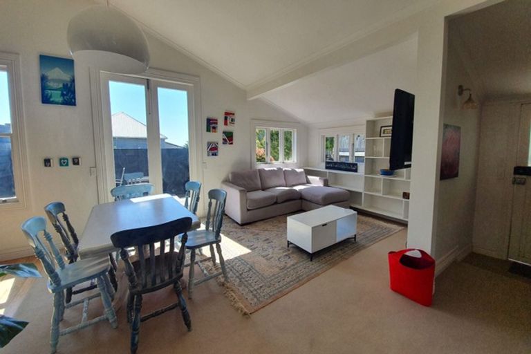 Photo of property in 77 Eliot Street, New Plymouth, 4310