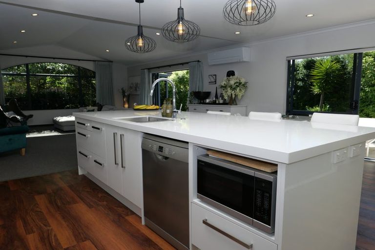 Photo of property in 64 Lorna Irene Drive, Raumati South, Paraparaumu, 5032