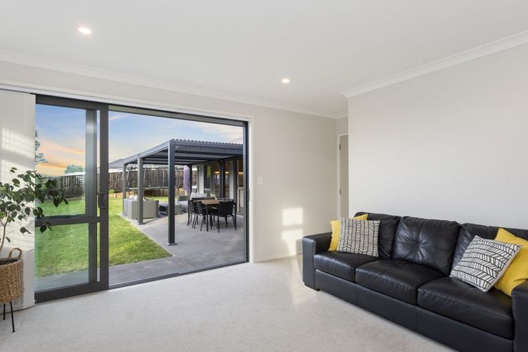 Photo of property in 10 Kayelene Place, Omokoroa, 3114