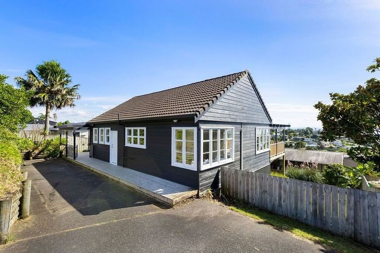 Photo of property in 52 Brightside Road, Stanmore Bay, Whangaparaoa, 0932