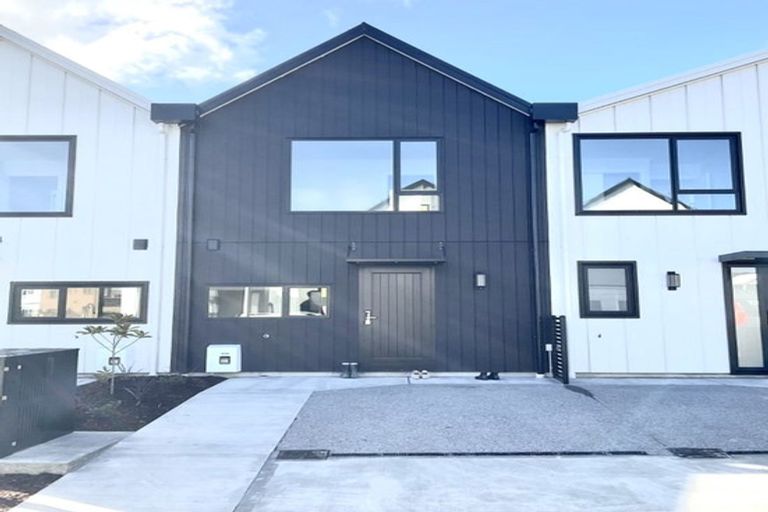 Photo of property in 33 Reakes Crescent, Wallaceville, Upper Hutt, 5018